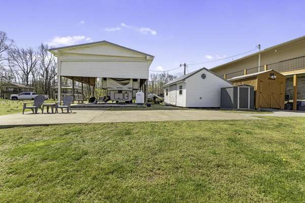 1467 Chapmansboro Rd, Chapmansboro, TN 37035