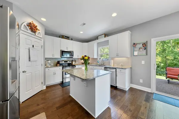216 Jocelyn Dr, Cottontown, TN 37048