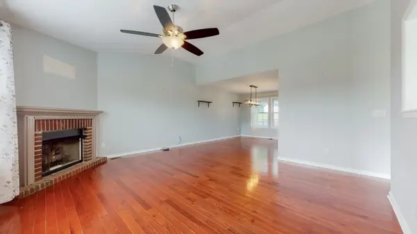 1504 Potter Dr, Columbia, TN 38401