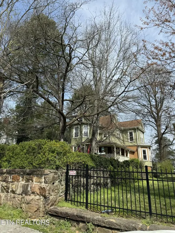 416 W Rockwood St, Rockwood, TN 37854