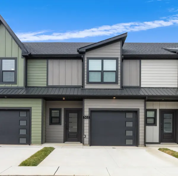 302 Jonathan Wade Circle, Clarksville, TN 37043