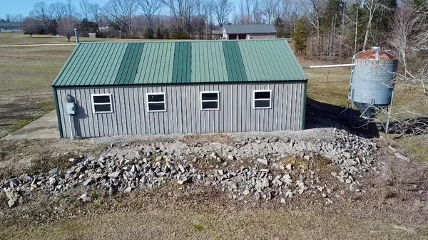 320 South Point Dr, Camden, TN 38320