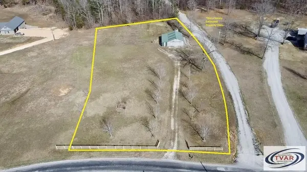 320 South Point Dr, Camden, TN 38320