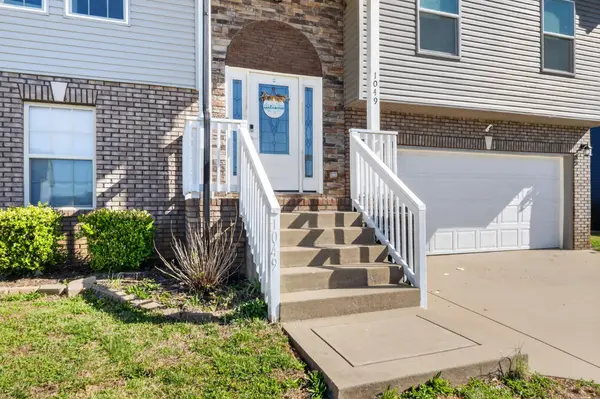 1049 Charles Thomas Dr, Clarksville, TN 37042