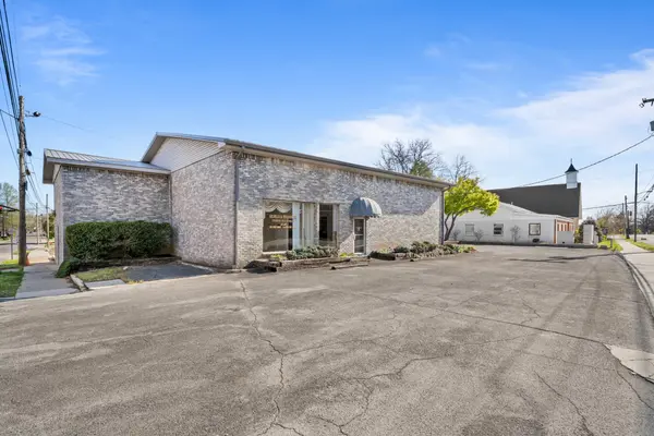 201 1st Ave #NW, Winchester, TN 37398