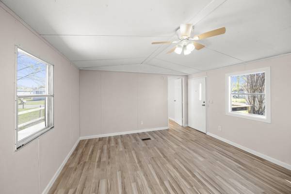 223 Hurricane Cir, La Vergne, TN 37086