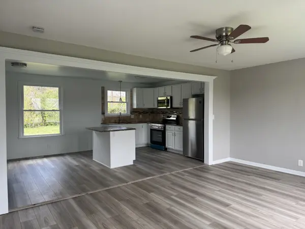 204 Morningside Dr, Clarksville, TN 37042