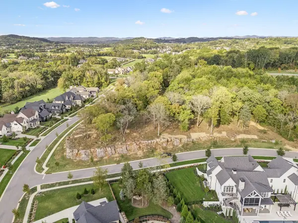 8177 Heirloom Blvd, College Grove, TN 37046