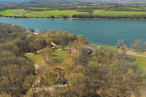 1118 Carrollville Landing Rd, Clifton, TN 38425