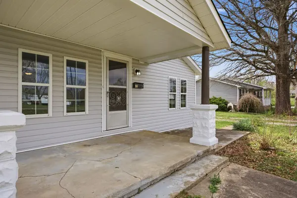 310 Smith Ave, Hohenwald, TN 38462