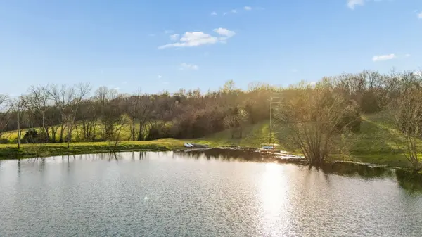 697 Johnson Branch Rd, Williamsport, TN 38487