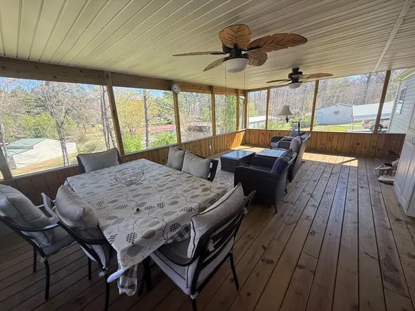 106 Fox Squirrel Dr, Dover, TN 37058