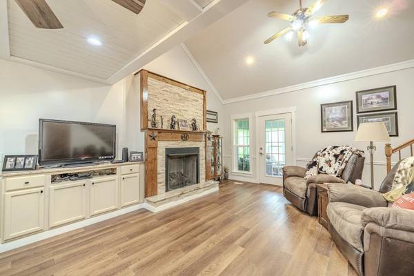 1896 PURDY BEAUTY HILL RD, Bethel Springs, TN 38315