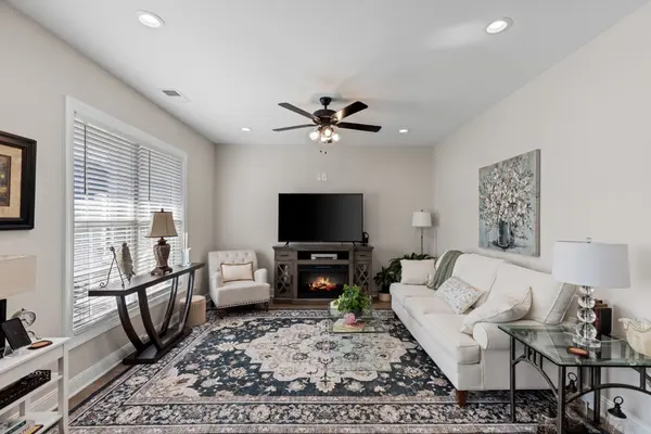1147 Malinda Ln, Greenbrier, TN 37073