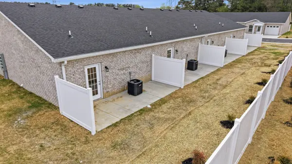 741 Kings Ln #D-19, Tullahoma, TN 37388