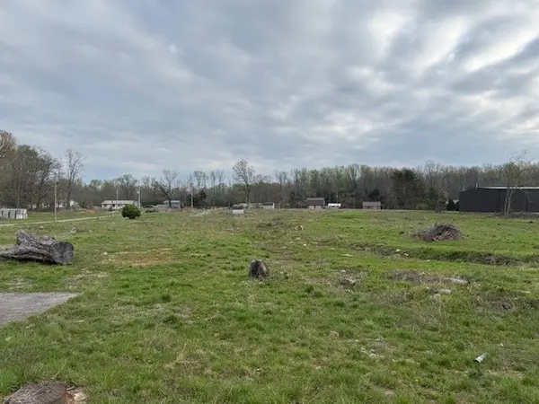 2284 N Jackson St, Normandy, TN 37360