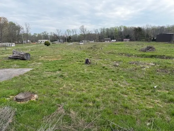 2284 N Jackson St, Normandy, TN 37360
