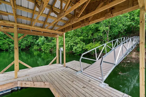 19 Summer Breeze Dr, Smithville, TN 37166