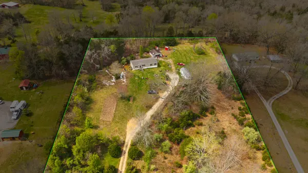 2491 Fred White Rd, Columbia, TN 38401
