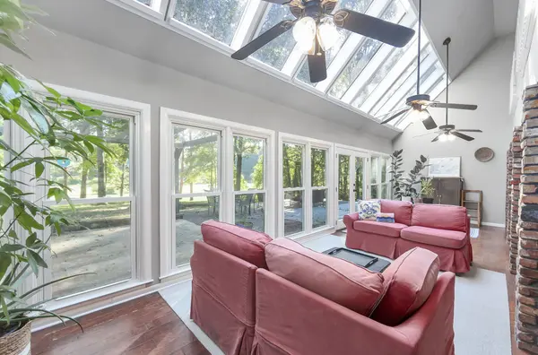 66 Northshore Dr, Jackson, TN 38305