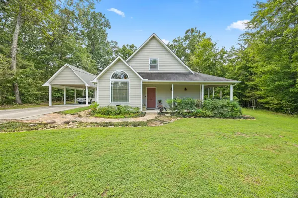 159 Honeysuckle Rd, Pikeville, TN 37367