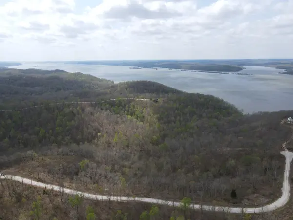 18 Lake Ridge Dr, Stewart, TN 37175