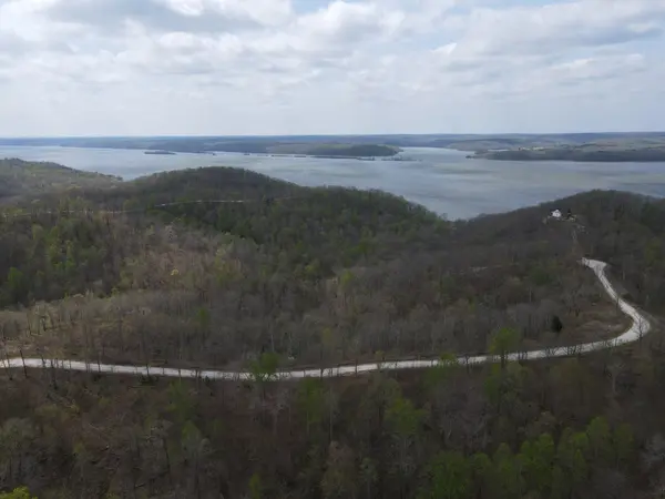 18 Lake Ridge Dr, Stewart, TN 37175