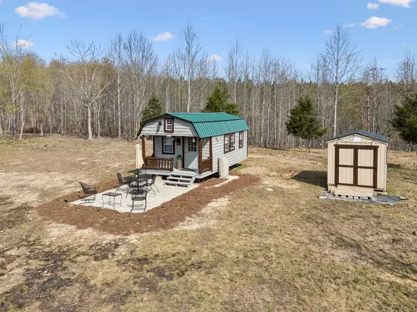 499 Golden View Ln, Hampshire, TN 38461