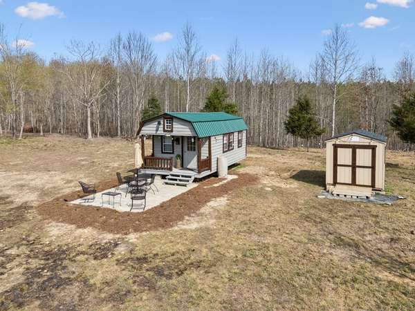 499 Golden View Ln, Hampshire, TN 38461