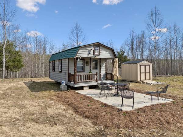 499 Golden View Ln, Hampshire, TN 38461