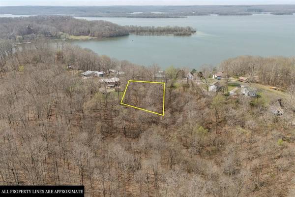 510 Big Richland Dr, Waverly, TN 37185