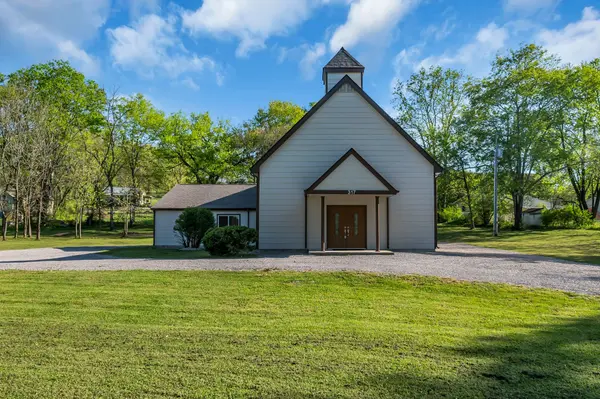 317 W Railroad St, Petersburg, TN 37144