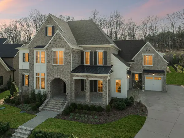 9289 Double Run Ct, College Grove, TN 37046