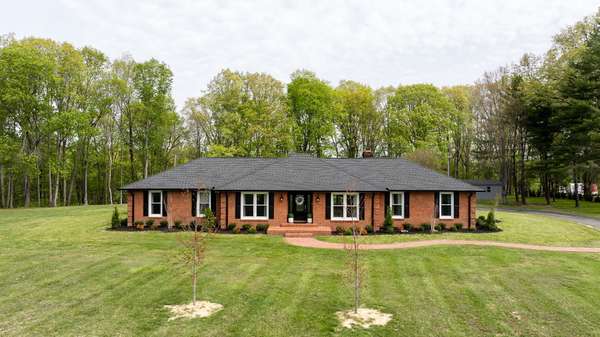 1747 Allen Ferry Rd, Smithville, TN 37166
