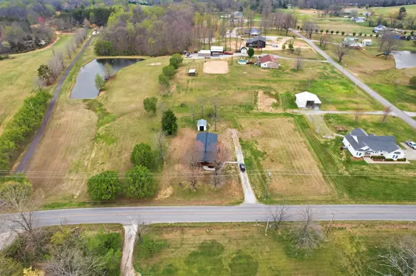 1237 Abiff Rd, Bon Aqua, TN 37025