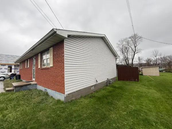 2901 Indian Run Rd, Russell, KY 41139