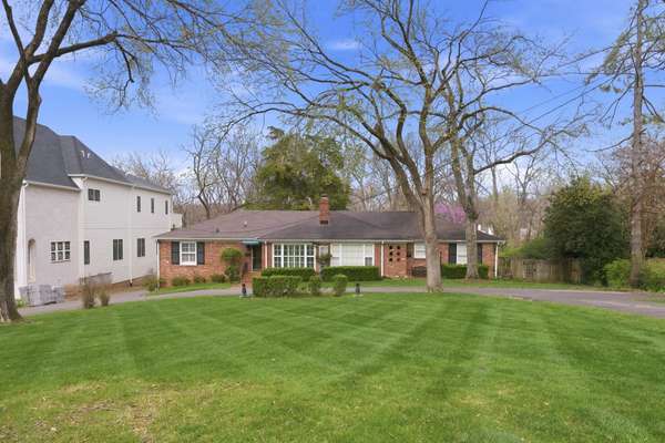 3802 Harding Pl, Nashville, TN 37215