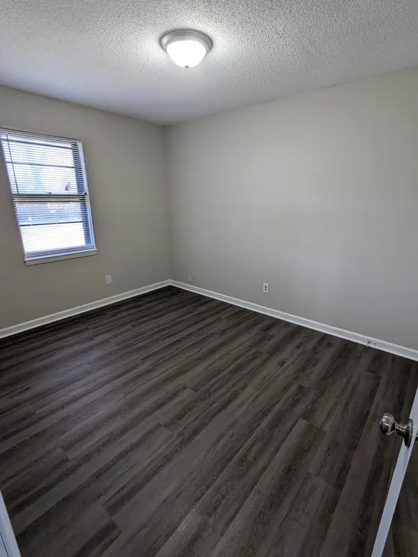 413 Shawnee Dr, Columbia, TN 38401