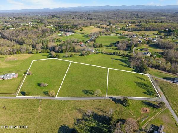 1 Dunsmore Rd, Lenoir City, TN 37771