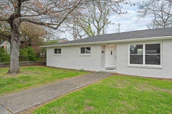 106 N Main St, Sparta, TN 38583