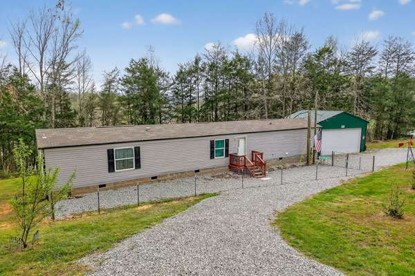1237 Ridge Rd, Quebeck, TN 38579