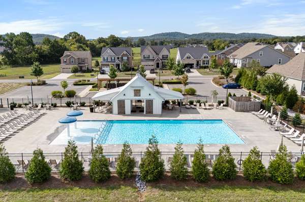 6449 Desmond Ave, Murfreesboro, TN 37128