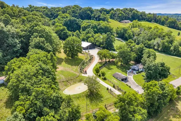 2896 Fly Rd, Santa Fe, TN 38482