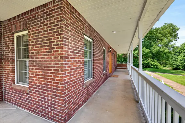 3989 Cadiz Rd, Bumpus Mills, TN 37028