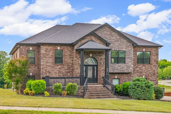 2200 Ellington Gait Dr, Clarksville, TN 37043