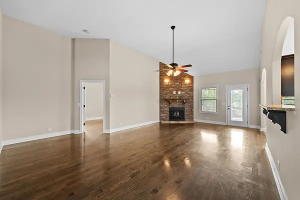 2200 Ellington Gait Dr, Clarksville, TN 37043