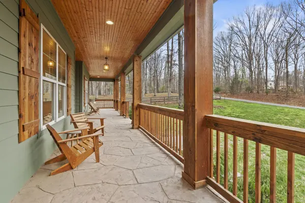 1073 Split Rail Cir, Kingston Springs, TN 37082