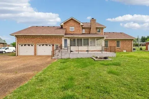 2216 Ewing Dr, Lebanon, TN 37087