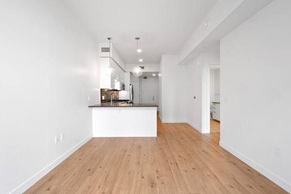 1212 Demonbreun St #812, Nashville, TN 37203