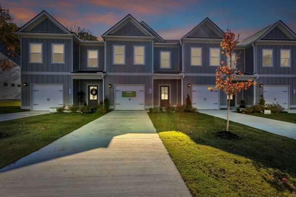 127 Ironhorse Way, Dickson, TN 37055